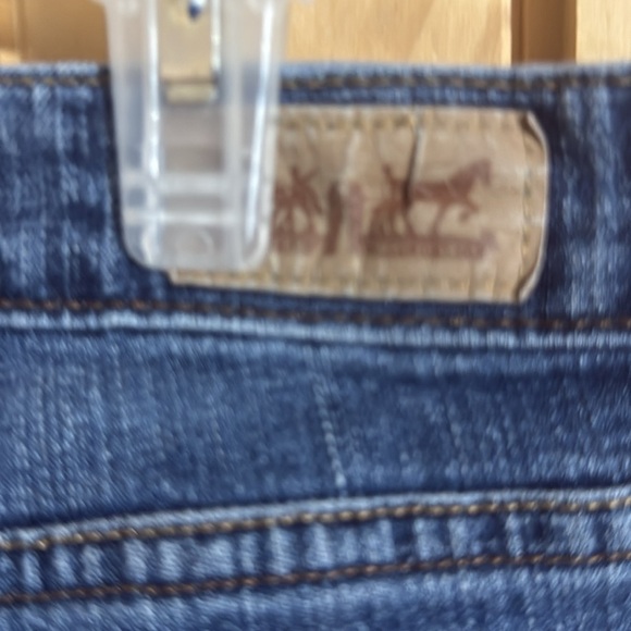 Levi’s Classic Blue Women's Jeans - Picture 4 of 5